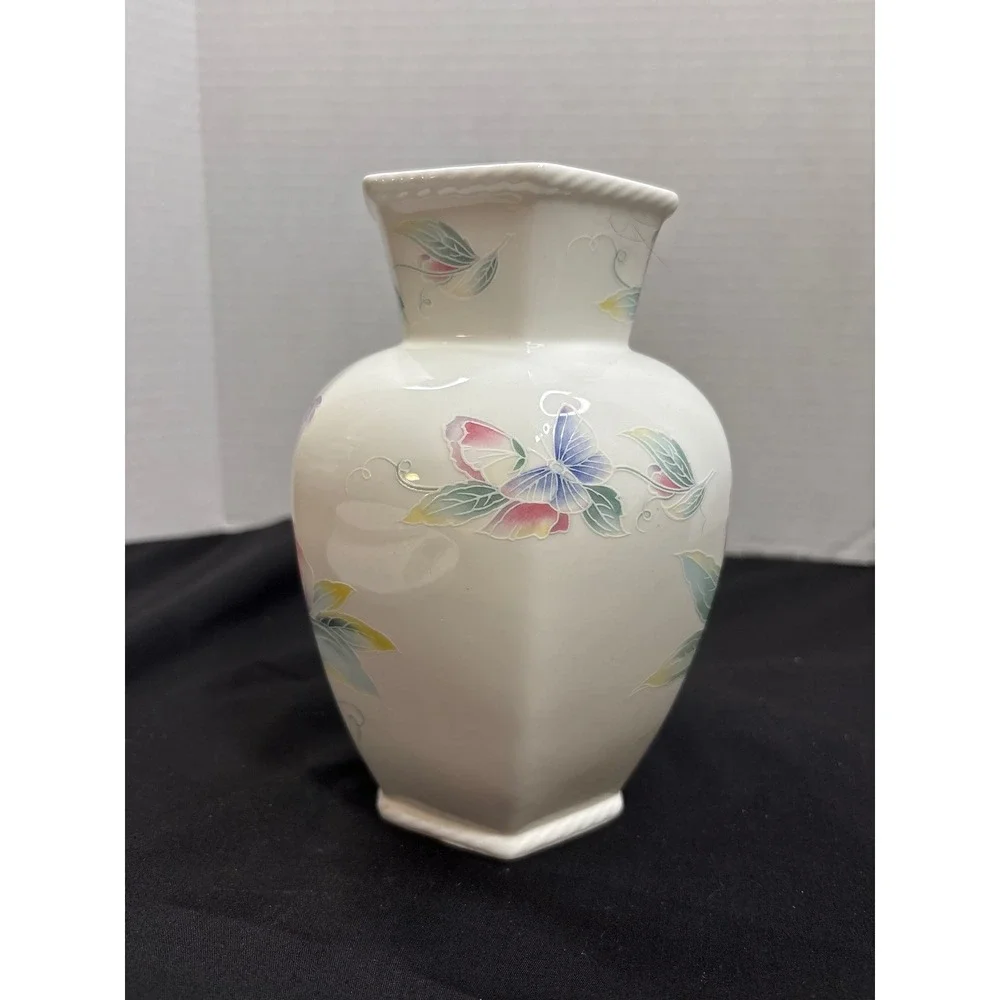 Aynsley elegant touch